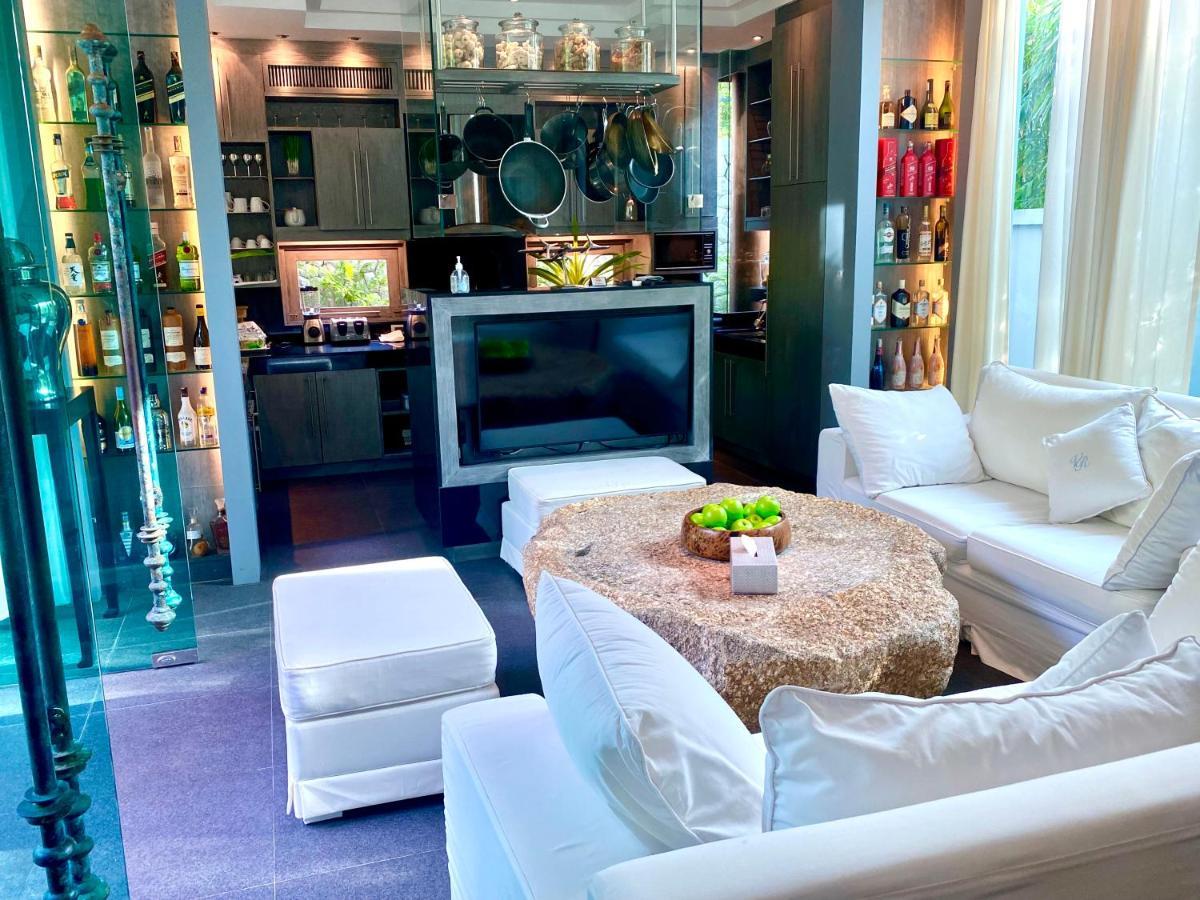 Villa on The Rocks, 4 bedrooms, Phuket Surin Beach  Exteriör bild