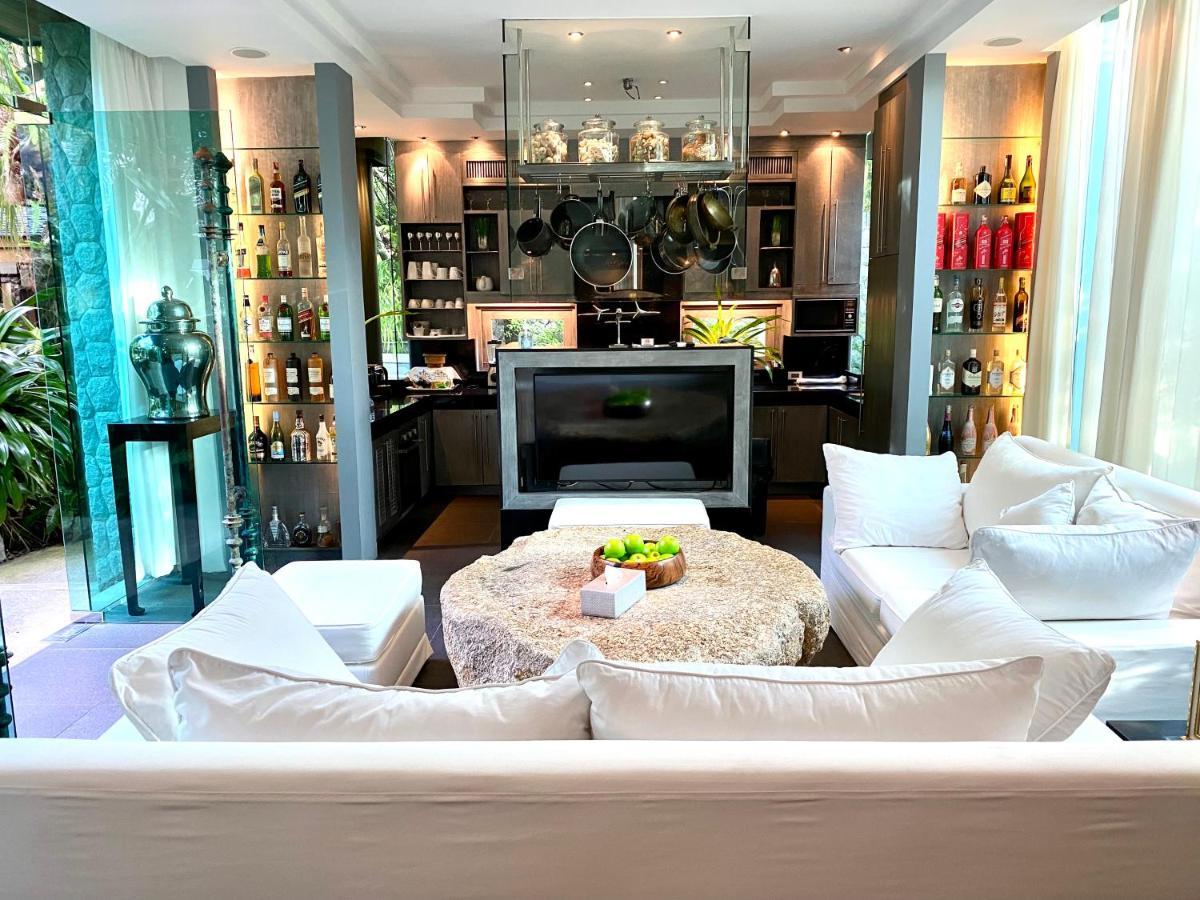 Villa on The Rocks, 4 bedrooms, Phuket Surin Beach  Exteriör bild