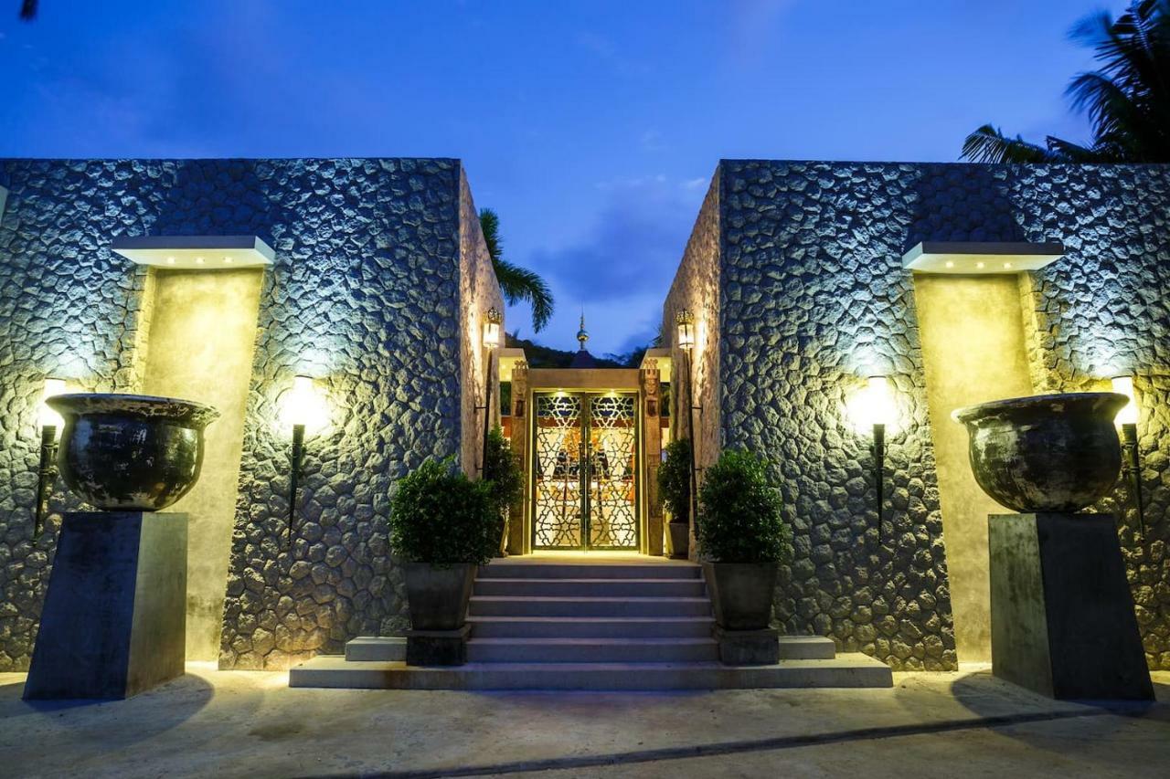 Villa on The Rocks, 4 bedrooms, Phuket Surin Beach  Exteriör bild