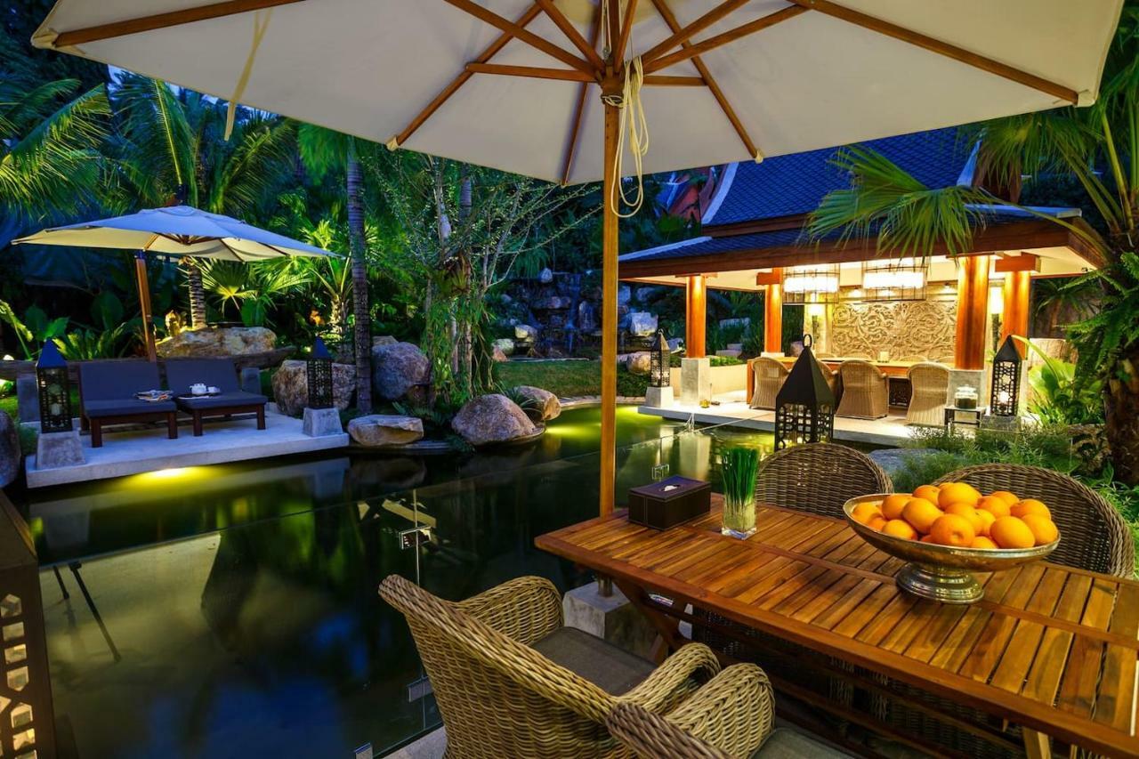 Villa on The Rocks, 4 bedrooms, Phuket Surin Beach  Exteriör bild